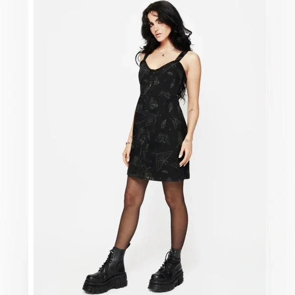 NWT Disturbia Callopistria Moth Print Denim Mini Apron Dress size 10 - Picture 2 of 12